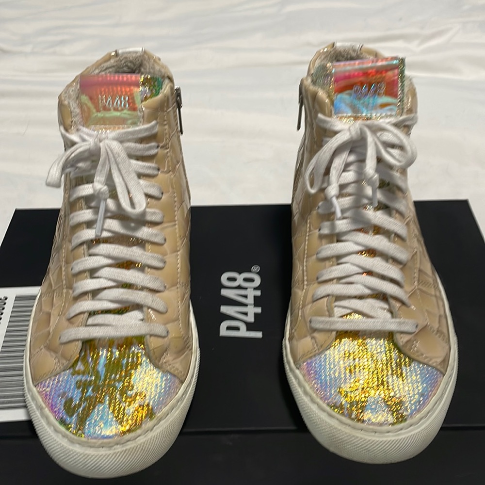 P448 Star Croc Embossed Asperge High Tops Size 37 EU/ Size 7 US
